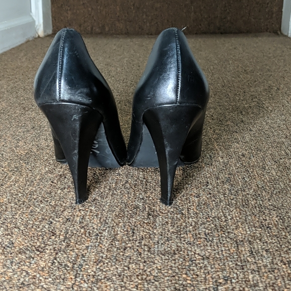 B.C.B.G. PARIS dress shoes - Picture 3 of 5